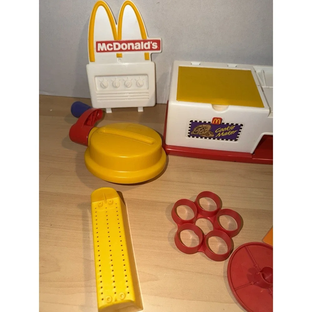 Vintage 93 McDonald's Happy Meal Magic Cookie Maker - Missing Parts Damaged Box